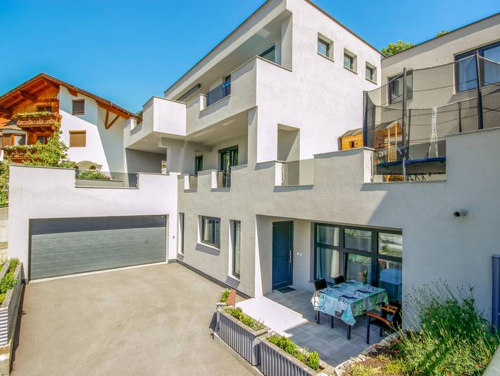 Ferienwohnung für 4 Personen, mit Terrasse in Fließ