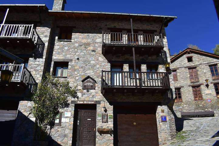 Gîte pour 10 personnes, avec Balcon dans Os de Civís