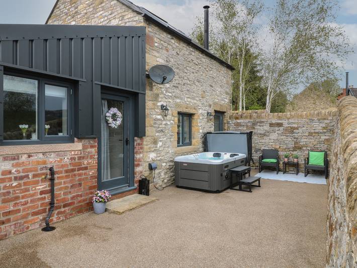 Log cabin for 2 people, with Hot tub in Derbyshire