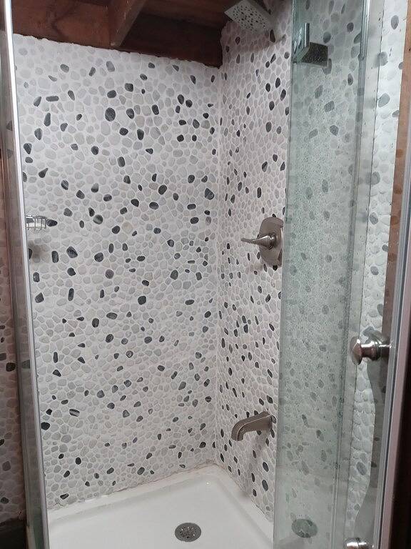 Original Chestnut Log Cabin In A Lake Community in Sussex County (NJ)