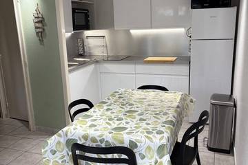 Gîte pour 4 personnes, avec terrasse et piscine dans Plage Sainte-Anne