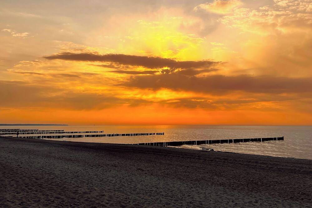 Ganze Wohnung, FeWo Glücksstein - 200 m zum Strand - Familienfreundlich in Börgerende, Börgerende-Rethwisch