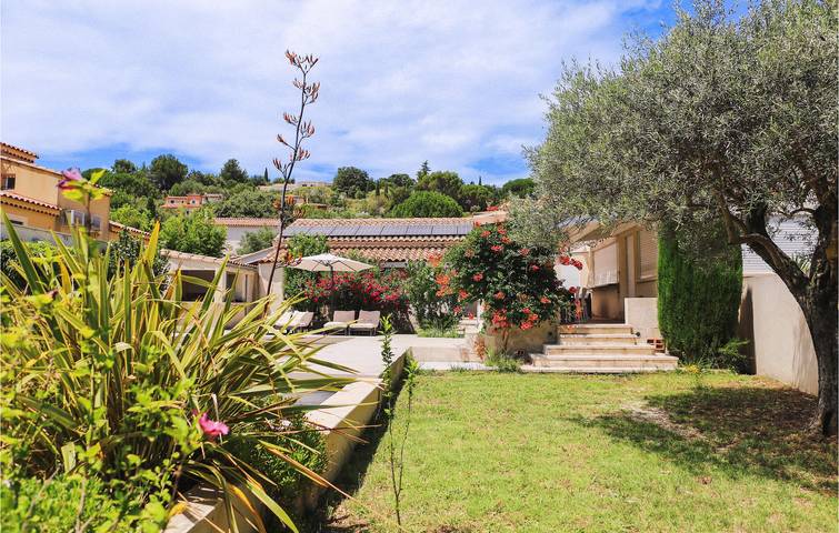 Location de vacances pour 8 personnes, avec piscine ainsi que jardin et terrasse à Rochefort-du-Gard - 3