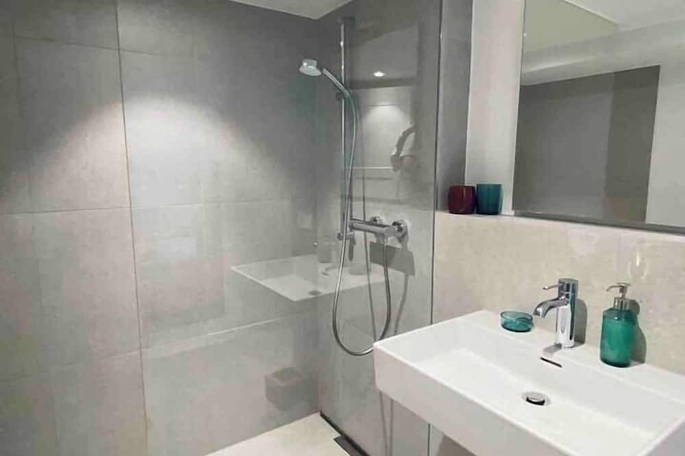 Ganze Wohnung, Kleines feines Appartement mit Sonnenterrasse in Bad Wiessee, Bayerische Alpen