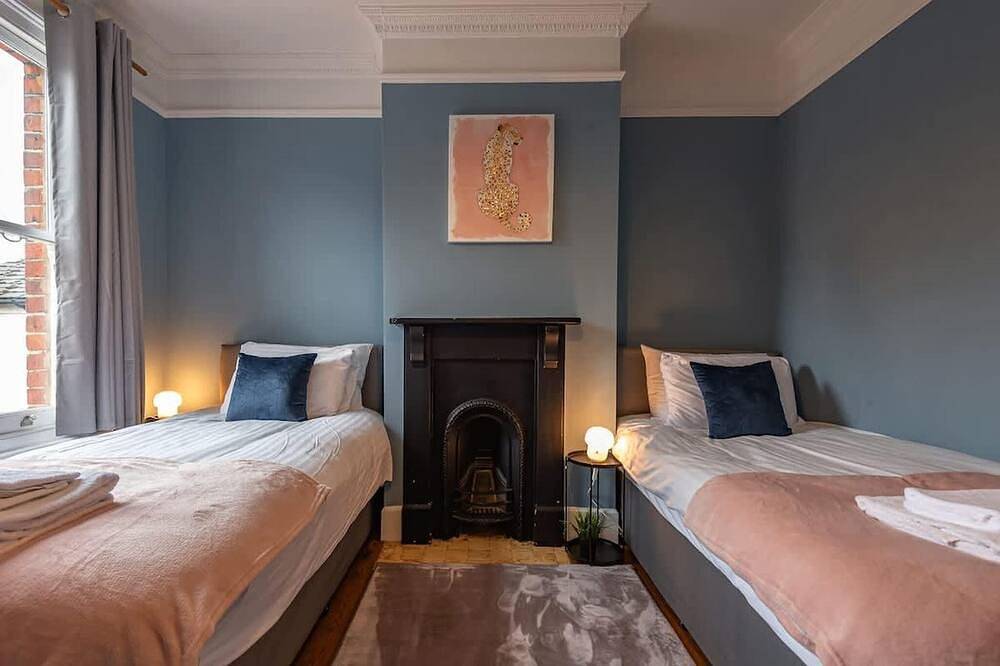 Cosy Holiday Home in Berkshire in Reading, Berkshire