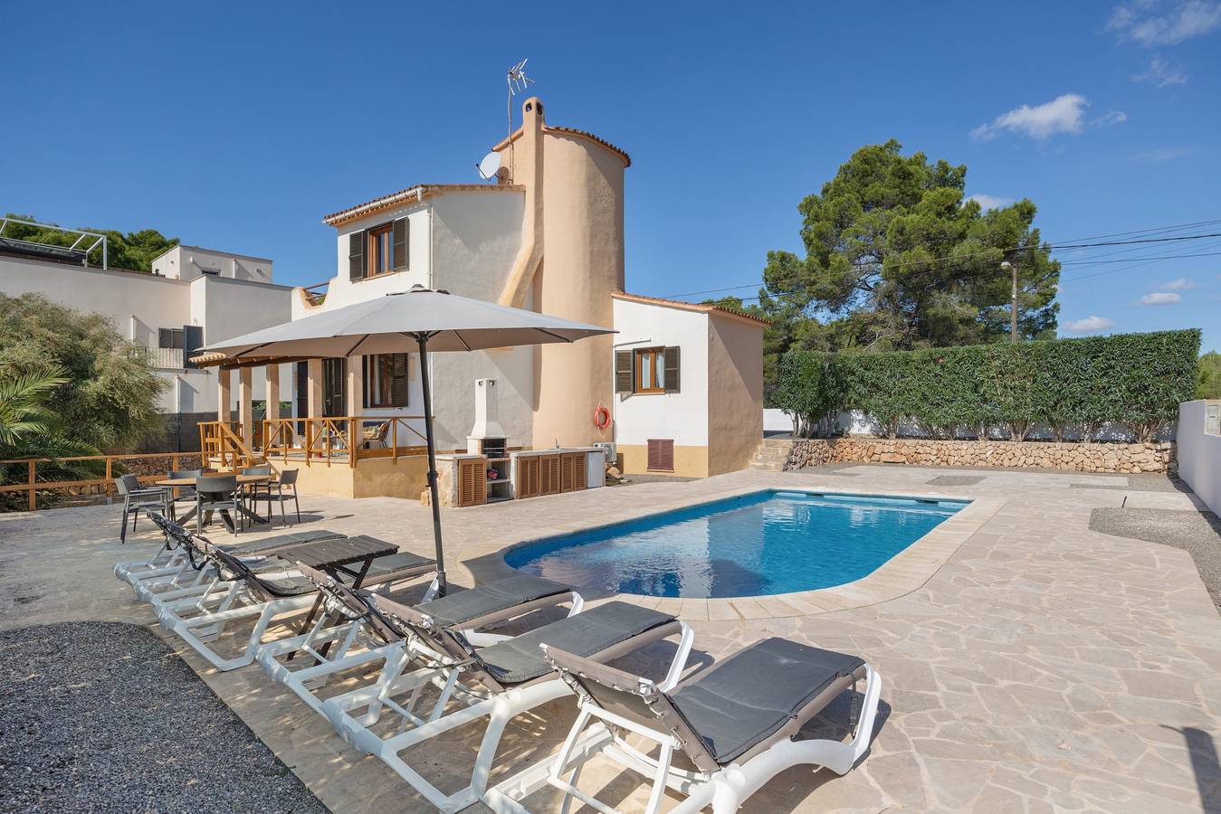 Vakantiehuis 'Villa Buena Vista' met Uitzicht op Zee, Wi-Fi en Airconditioning in Cala Pi, Llucmajor