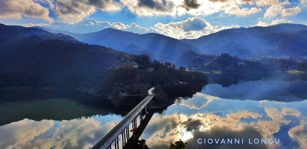 Location de vacances pour 4 personnes, avec vue sur le lac ainsi que terrasse et vue, animaux acceptés à Castel di Tora