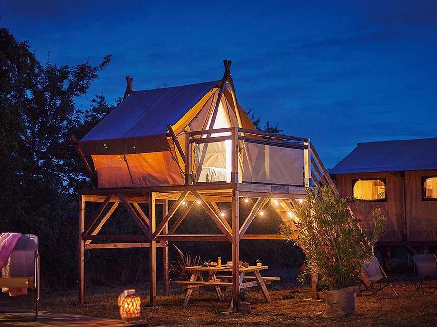 Camping Le Capdeville - Tente en toile et en bois 2 personnes - Tente Moorea 2 Personnes in Carcans, Parc naturel régional du Médoc