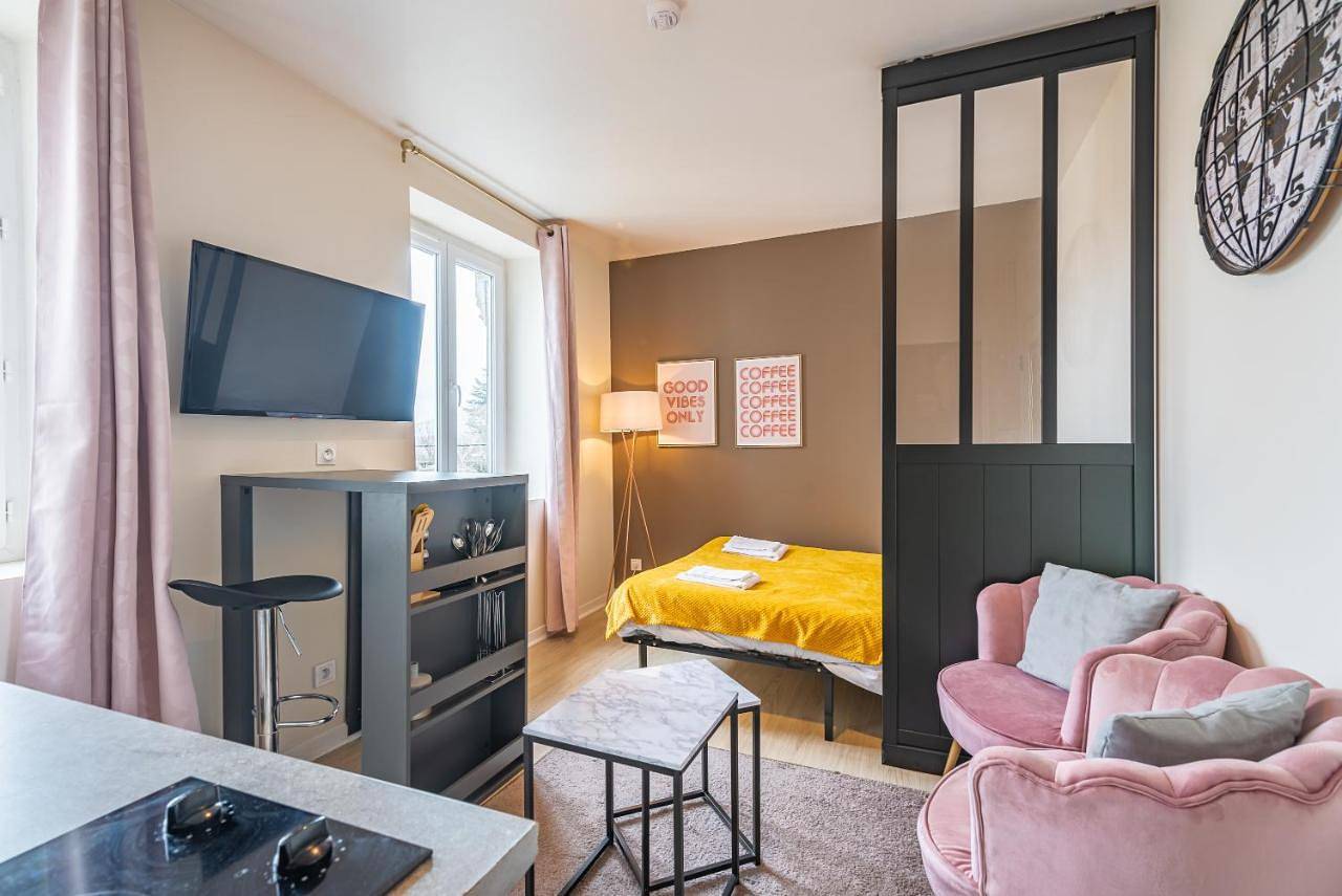 Appartement entier, One-Bedroom Apartment in Nazelles-Négron, Région de Tours