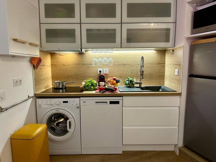 Gîte pour 5 personnes, avec jardin ainsi que vue et piscine dans Plage La Badine - 4