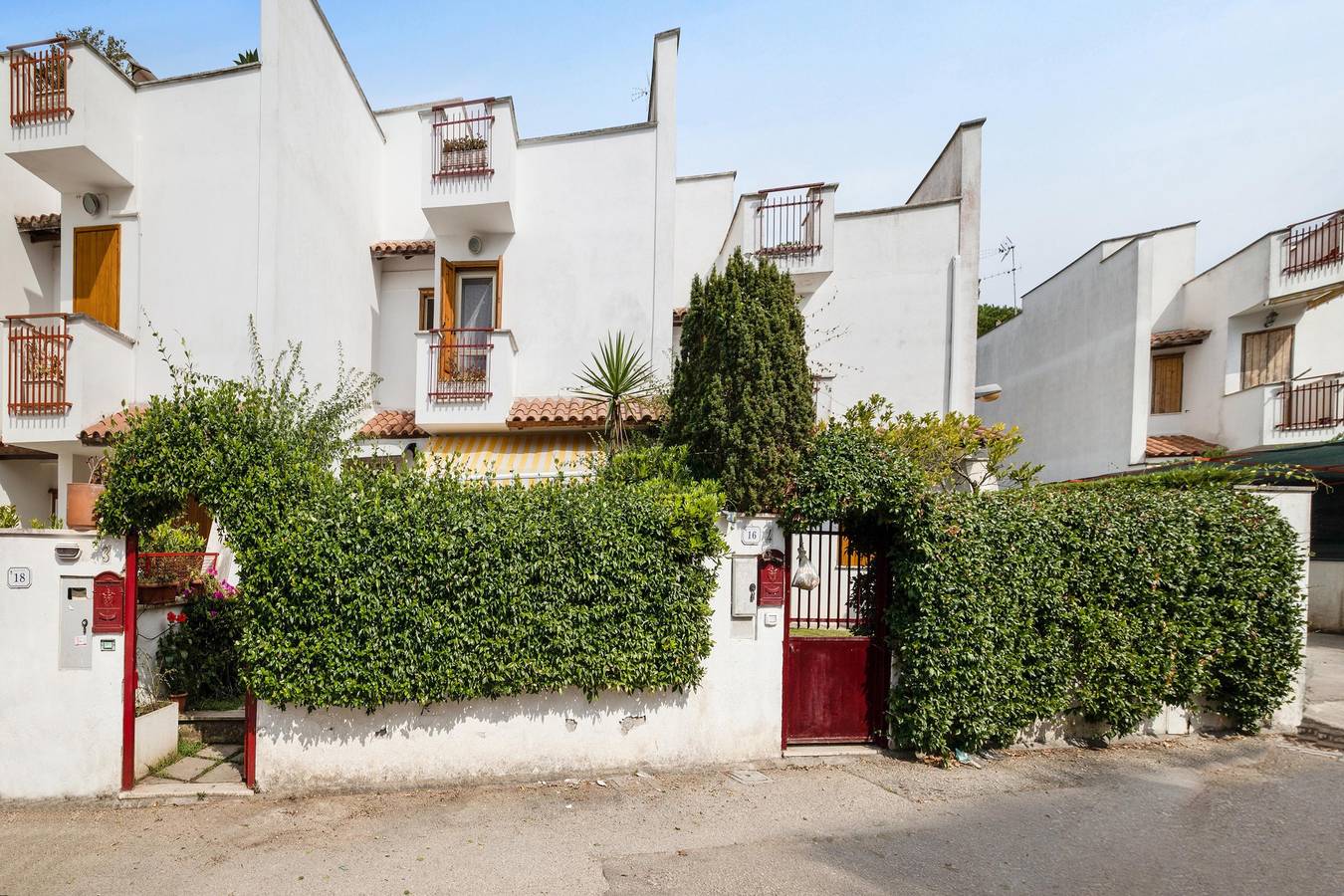 Accogliente casa vicino al lago a Sabaudia con balcone in Sabaudia, Agro Pontino
