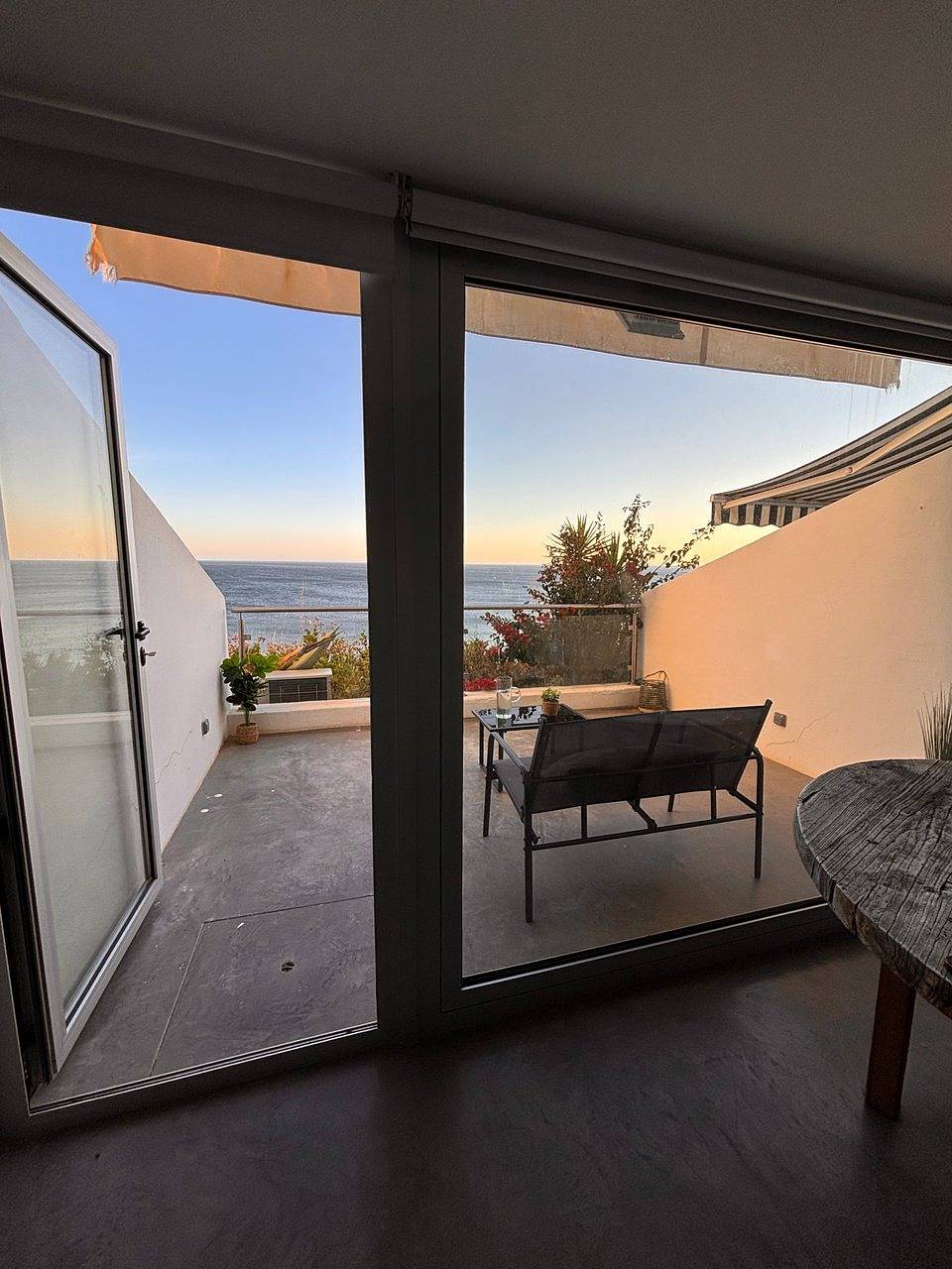 Ganzes Studio, Studio für 3 Personen mit Terrasse in Praia da Califórnia, Sesimbra