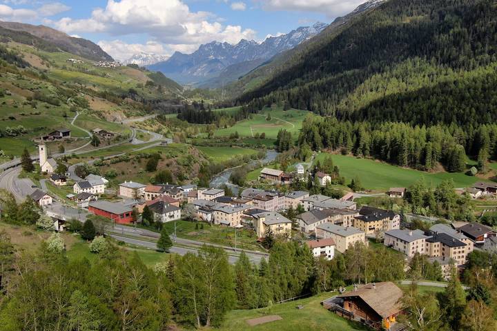 Ganze Ferienwohnung, Chasa Perspectiva - Stanza Plazza Gronda in Lavin, Unterengadin