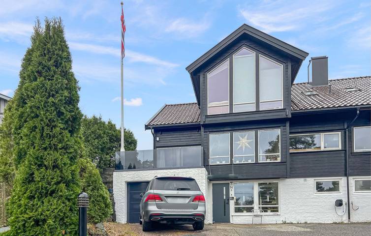 Ferienhaus für 6 Personen, mit Whirlpool und Terrasse sowie Garten in Kristiansand