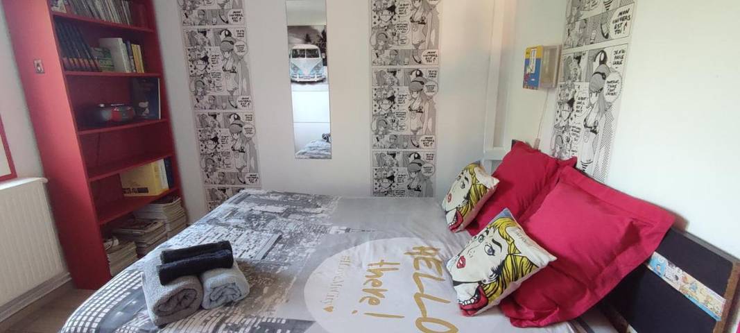 Gîte pour 2 personnes, avec piscine ainsi que vue et jardin dans Reventin-Vaugris - 3