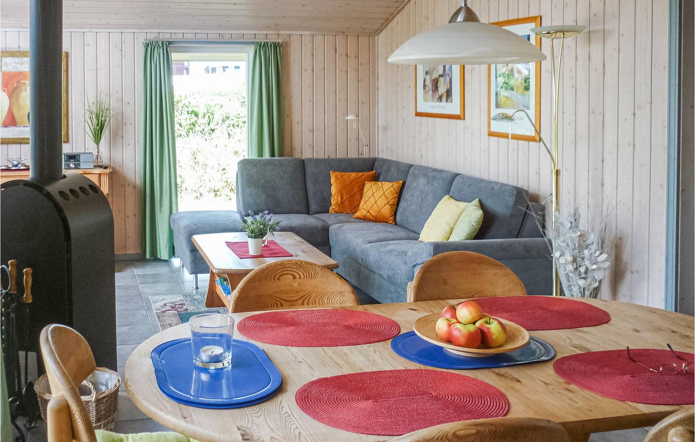 Gemütliche Wohnung mit Terrasse, Parkplatz, TV in der Nähe von Badestelle Mili Beach in Rechlin, Müritz