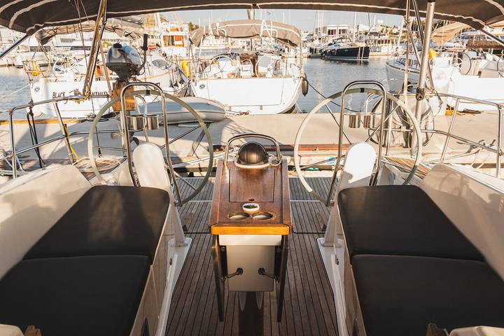 Boat for 4 people in Vancouver, British Columbia