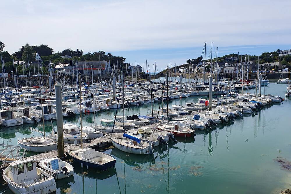 Bright and spacious family home near beach and marina in Lamballe-Armor, Côte de Goëlo