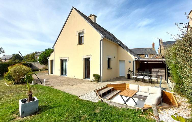 Location de vacances pour 8 personnes, avec Jardin à Saint-Père-Marc-en-Poulet