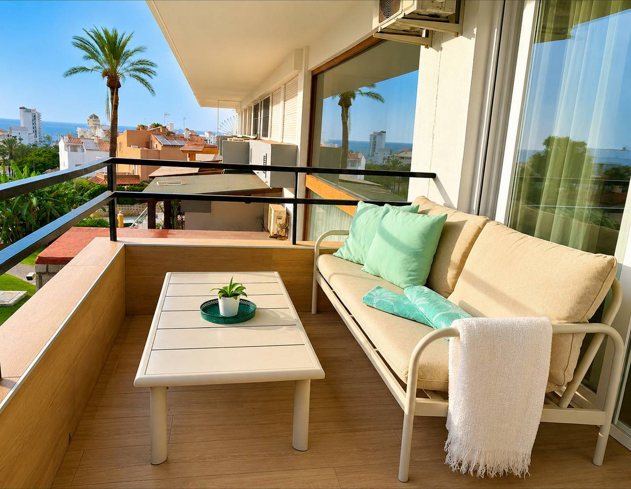 Entire apartment, 1026 Apt La Colina Sunset in La Colina Torremolinos, Torremolinos