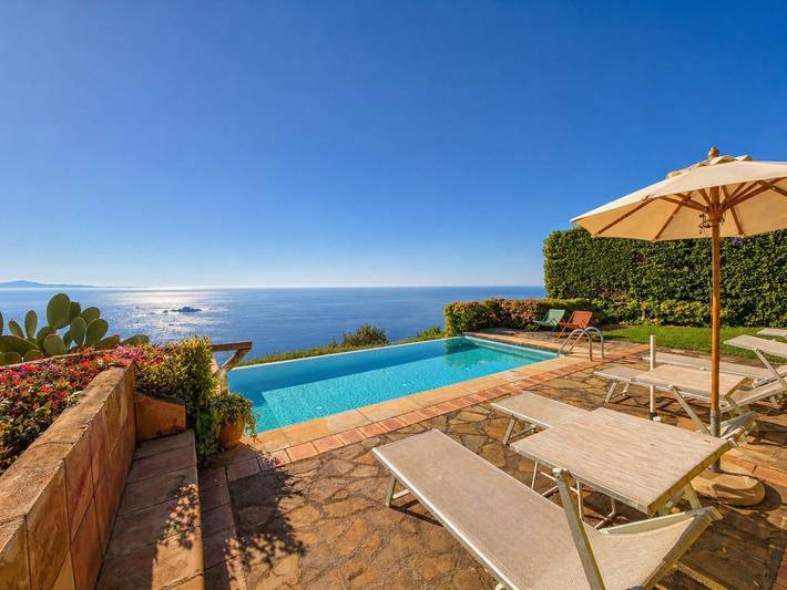 Amore Rentals - Villa Raffaella con Piscina Privata e Vista Mare in Massa Lubrense, Sorrento Coast