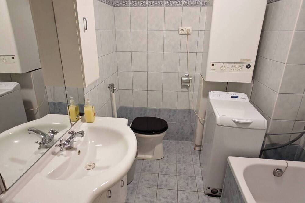 Ganze Wohnung, Quelle Apartment in der Innenstadt mit privatem Garten in Ketschkemet, Kleingebiet Ketschkemet