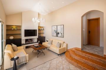 Villa for 6 People in Marina, Split-Dalmatia, Photo 4