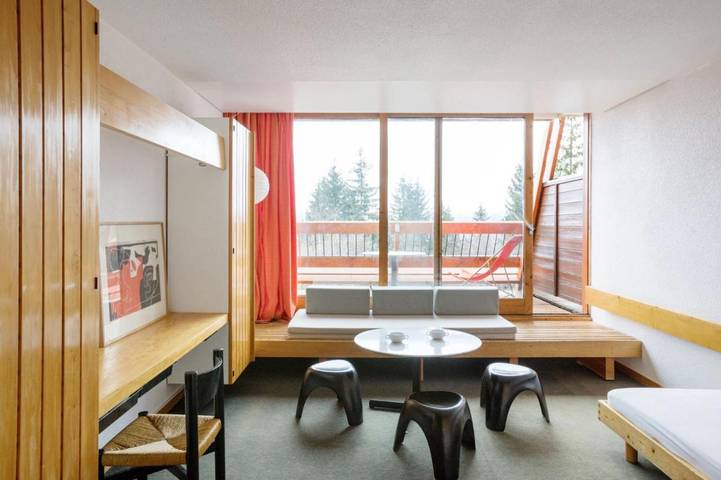 Gîte pour 4 personnes, avec bassin pour enfant et piscine ainsi que jardin et vue dans Arc 1600