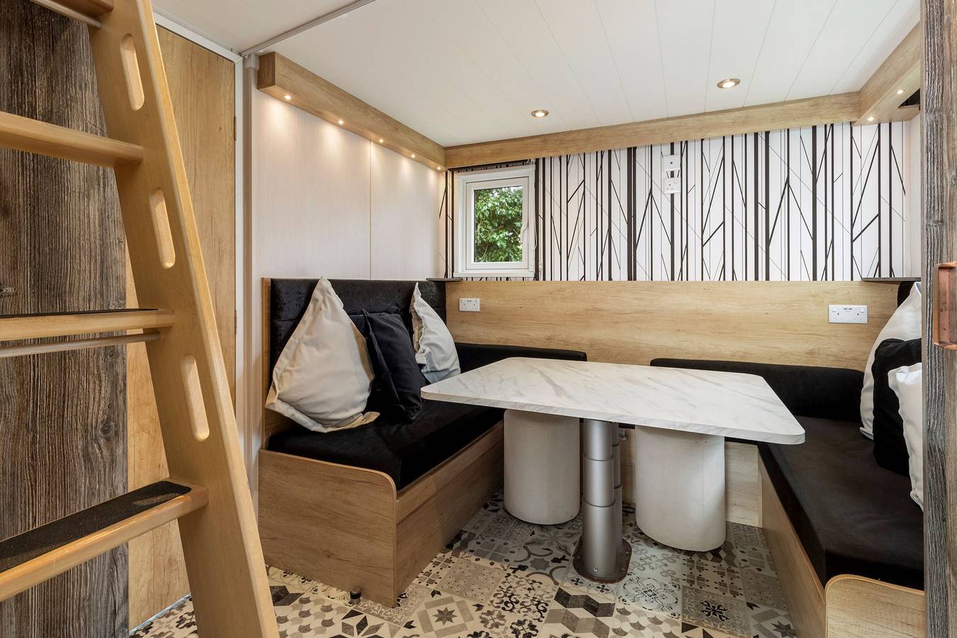 Ganzes Studio, Petite Retreat - Lovely Pod with Hot Tub in Narberth, Pembrokeshire