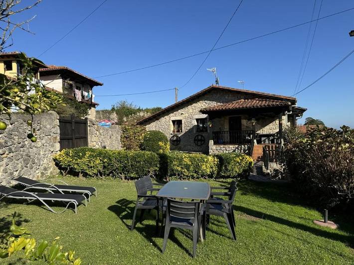 Casa rural para 7 personas, con jardín además de balcón y vistas en Llanes - 4