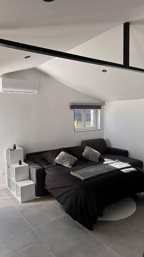 Location de vacances pour 2 personnes, avec jardin et terrasse à Prignac-et-Marcamps - 4