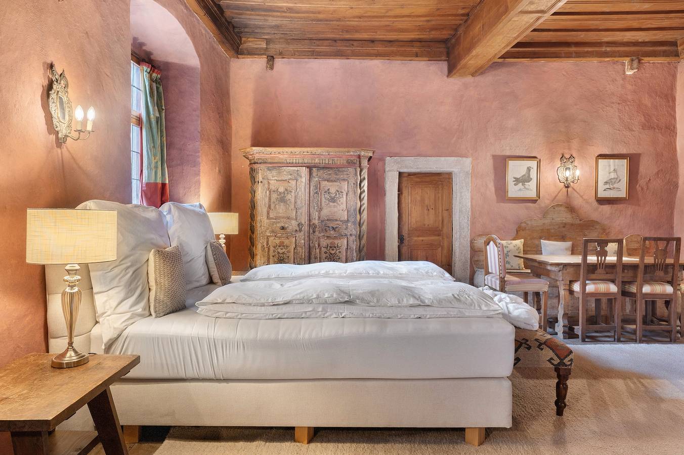 Room 'Zinnenberg Suite 2' with Mountain View, Shared Terrace and Wi-Fi in Berg (Eppan), Eppan an der Weinstraße