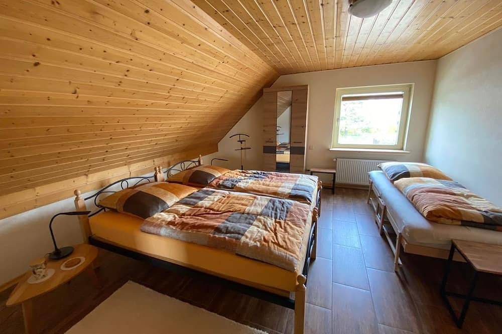 Ganze Wohnung, Feriendomizil Marika - 5-Bett-Ferienwohnung Dusche/ Wc, 2 Schlafräume in Kottenheim, Osteifel