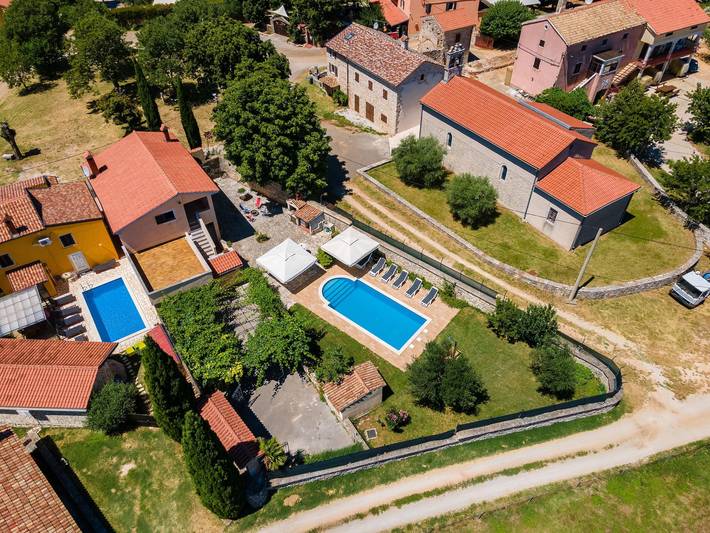 Villa für 5 Personen, mit Ausblick und Garten sowie Pool in Porec und Umgebung - 2