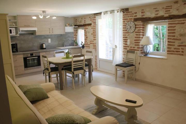 Location de vacances pour 6 personnes, avec jardin ainsi que piscine et vue, animaux acceptés à Saint-Sylvestre-sur-Lot - 2