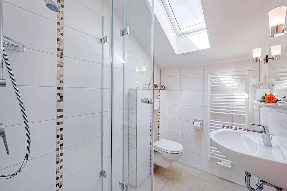 Ganze Wohnung, Appartement Veilchen, für 2 Personen, 30 qm in Waging am See, Rupertiwinkel