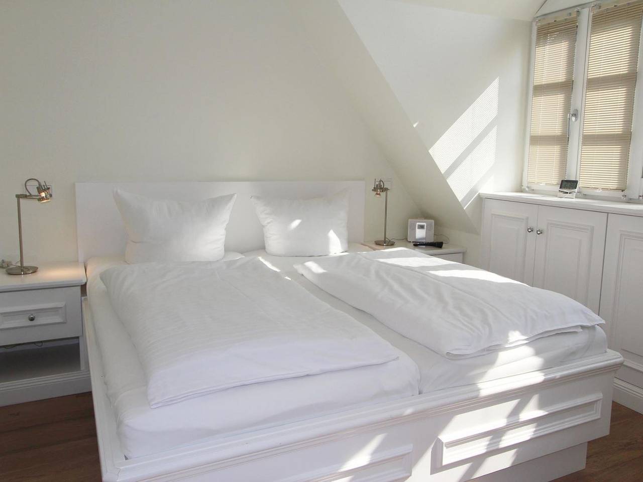 Ganze Wohnung, Erstklassige Ferienwohnung über zwei Etagen im ruhigen Süden Wenningstedts in Wenningstedt, Sylt