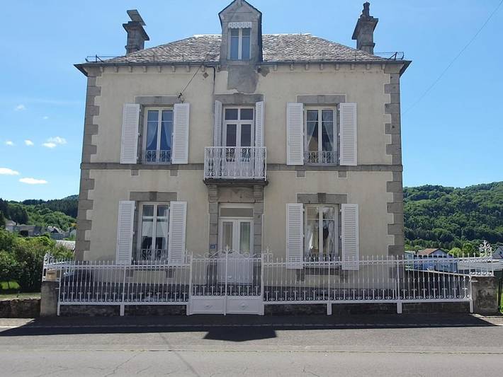 Maison de vacances pour 12 personnes, avec Balcon et Terrasse ainsi que Jardin et Vue à Condat