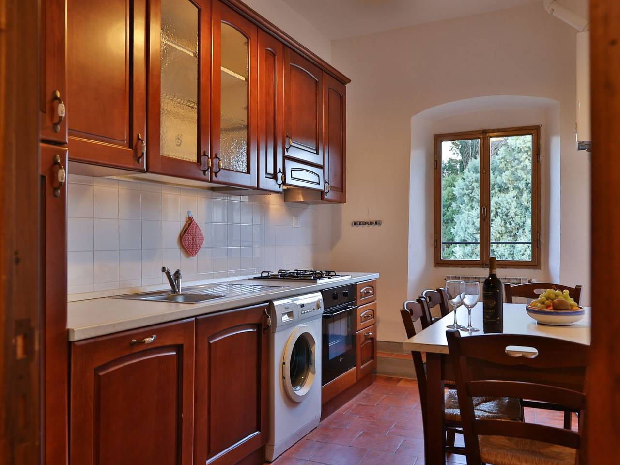 Appartement entier, Schönes Apartment mit 2 Schlafzimmern und 2 Bädern in Reggello, Valdarno