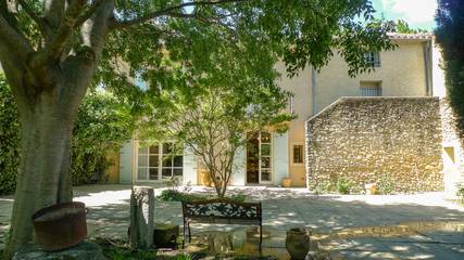 Gîte pour 6 personnes, avec terrasse et jardin, animaux acceptés à Sainte-Cécile-les-Vignes