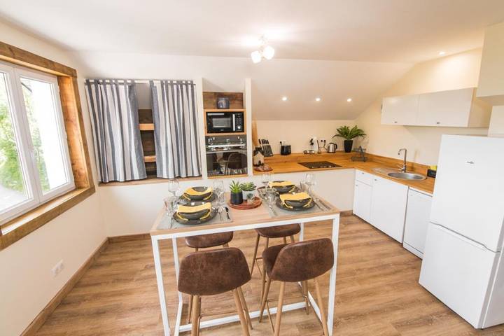 Gîte pour 4 personnes, avec jardin ainsi que vue et sauna à Montmin - 3