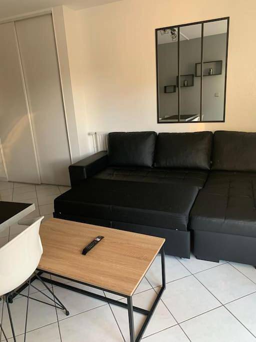 Appartement entier, One-Bedroom Apartment in La Richardais, Région de Saint-Malo