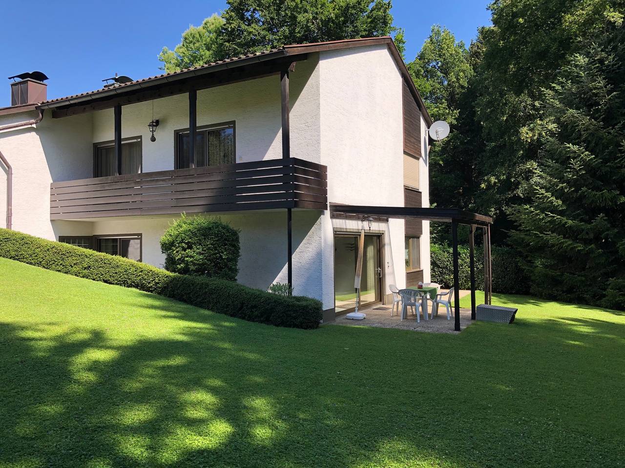 Ganze Ferienwohnung, Ferienwohnung Gausburg - große Ferienwohnung für 2 - 3 Personen, 80qm, 2 Schlafzimmer, überdachte Terrasse in Saaldorf-Surheim, Rupertiwinkel