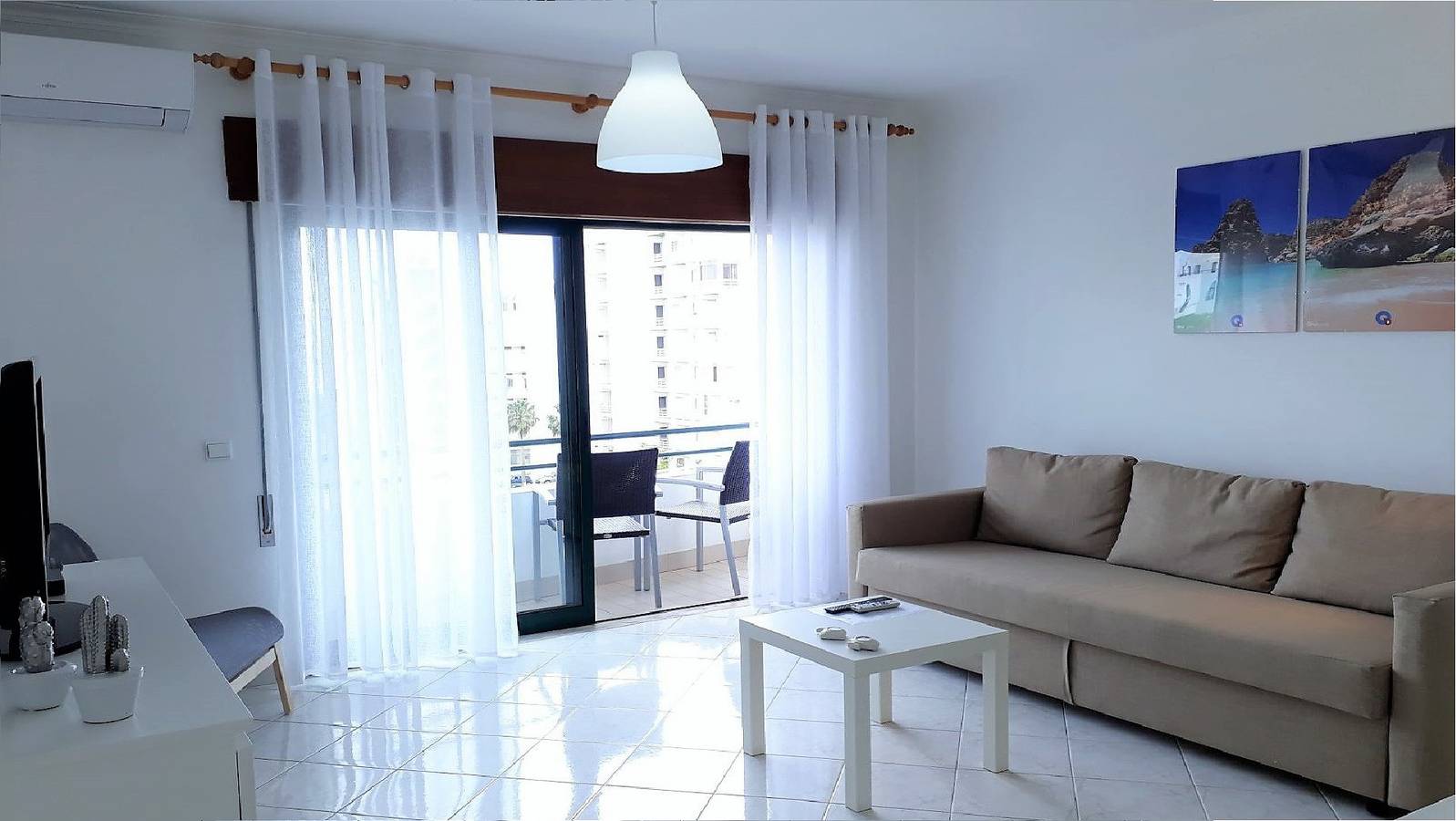 Ganze Wohnung, T2 Satelite Praia & Conforto A/C Wi-Fi C/ Garagem in Cavacos, Quarteira