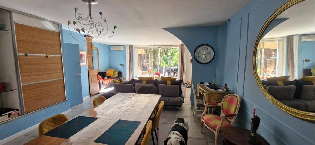 Location de vacances pour 2 personnes, avec vue ainsi que piscine et jardin à Montbazin - 2