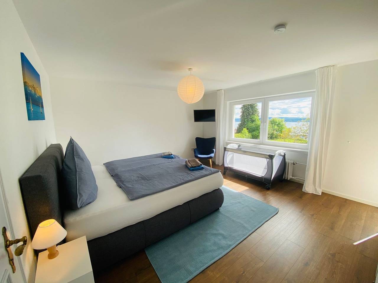 Ganze Wohnung, Traumhafte Ferienwohnung Seeblick Unteruhldingen mit herrlichem Panoramablick in Unteruhldingen, Uhldingen-Mühlhofen