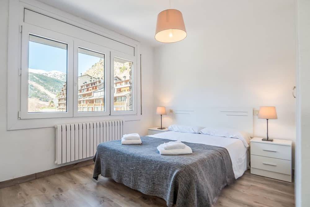 Entire apartment, Nice 3 Bedroom Apartment for 6 people, Incles. C.Pep 4 in Incles, Soldeu