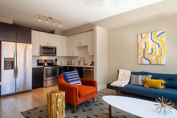 Loft for 3 people, with balcony and yard in Denver