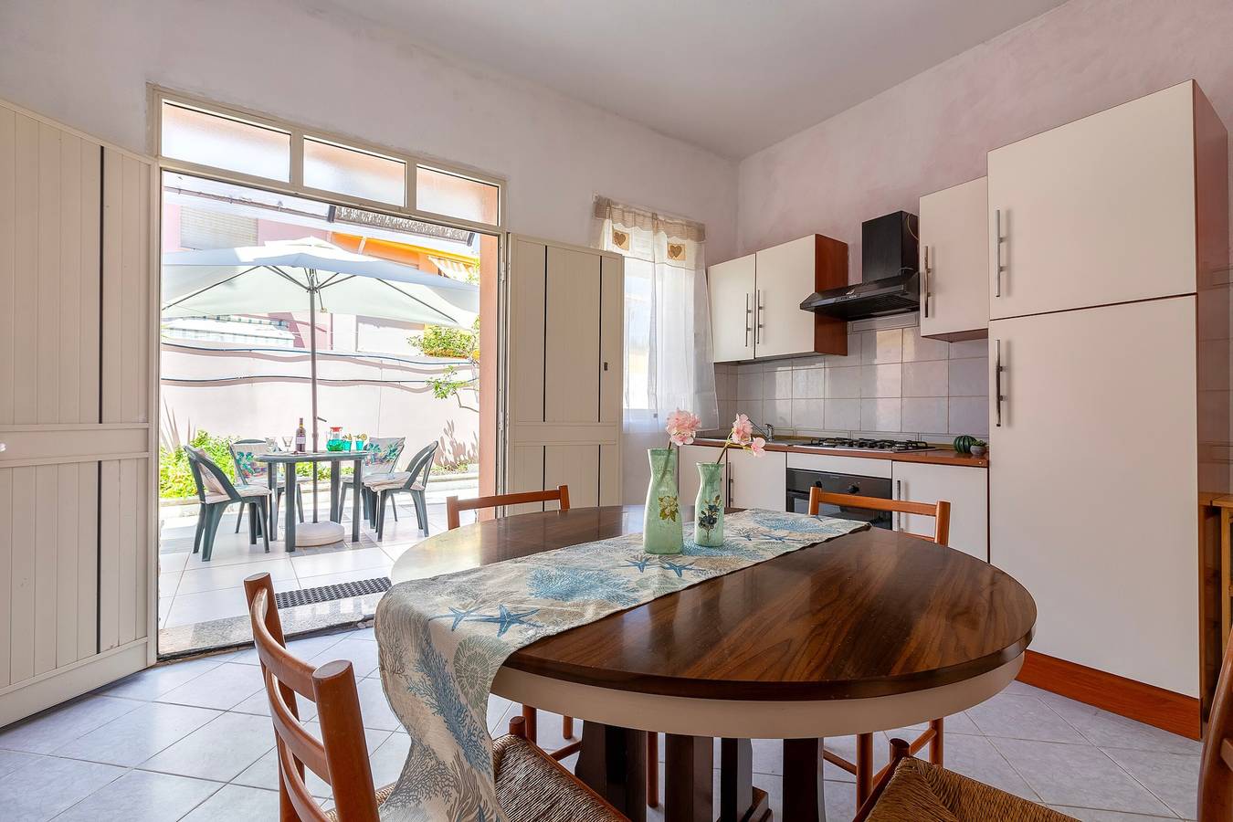Appartamento intero, Appartamento 'Casa Loretta 3' con terrazza privata, Wi-Fi e aria condizionata in Codaruina/Valledoria, Valledoria