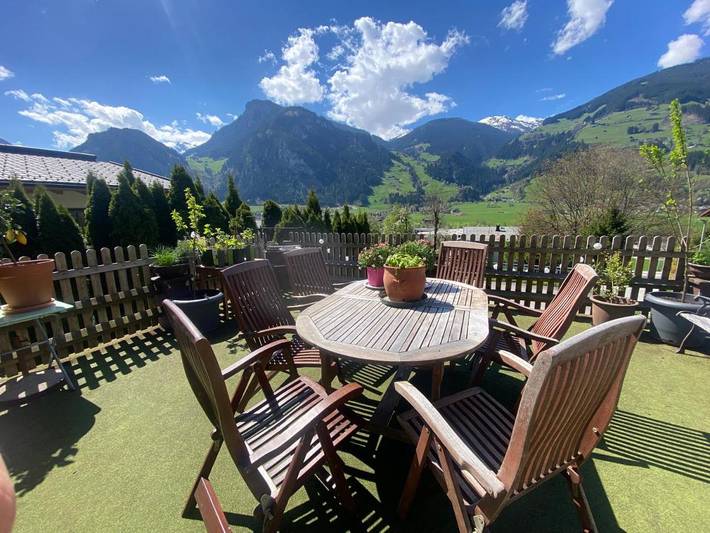 Chambre d’hôte pour 2 personnes, avec Terrasse et Vue à Ramsau im Zillertal